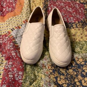 Cute & Comfy white slip on sneakers